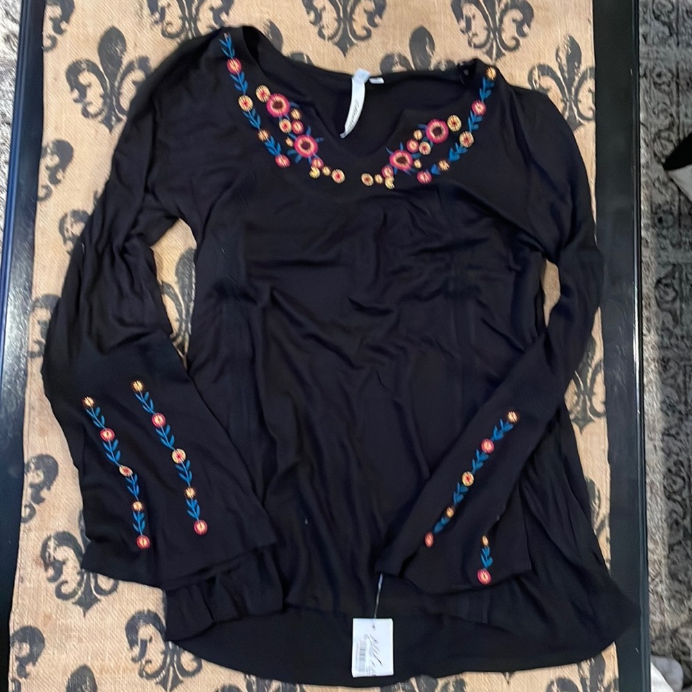 Small women’s top NWT